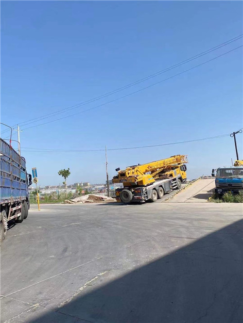 曲阜市25吨吊车的租赁价格大概是多少？